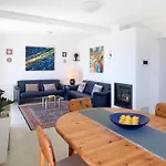 Luce - 2 Private Units, Pool, Grill & Garage Villa *