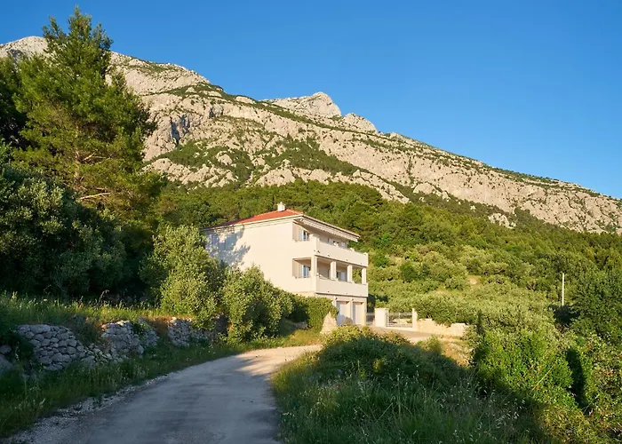 Vila With Two Separate Four-bed Apartments, Private Pool, Grill And Garage *