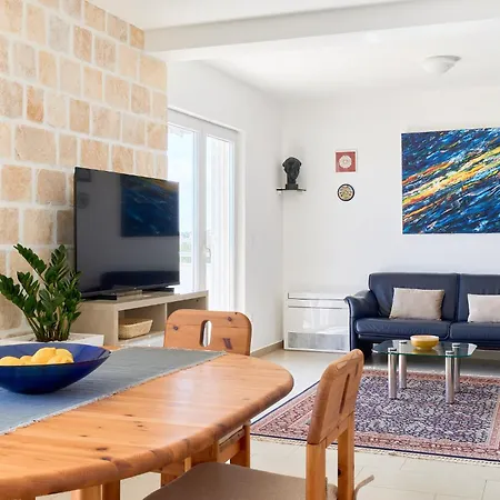 Villa Luce - 2 Private Units, Pool, Grill & Garage Makarska
