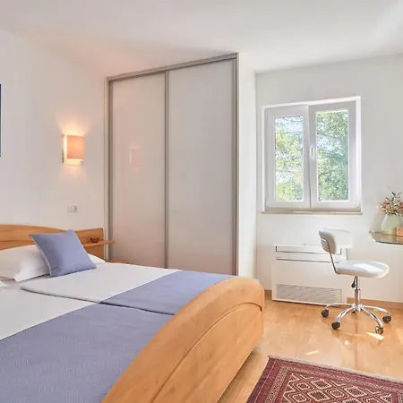 Luce - 2 Private Units, Pool, Grill & Garage * Makarska